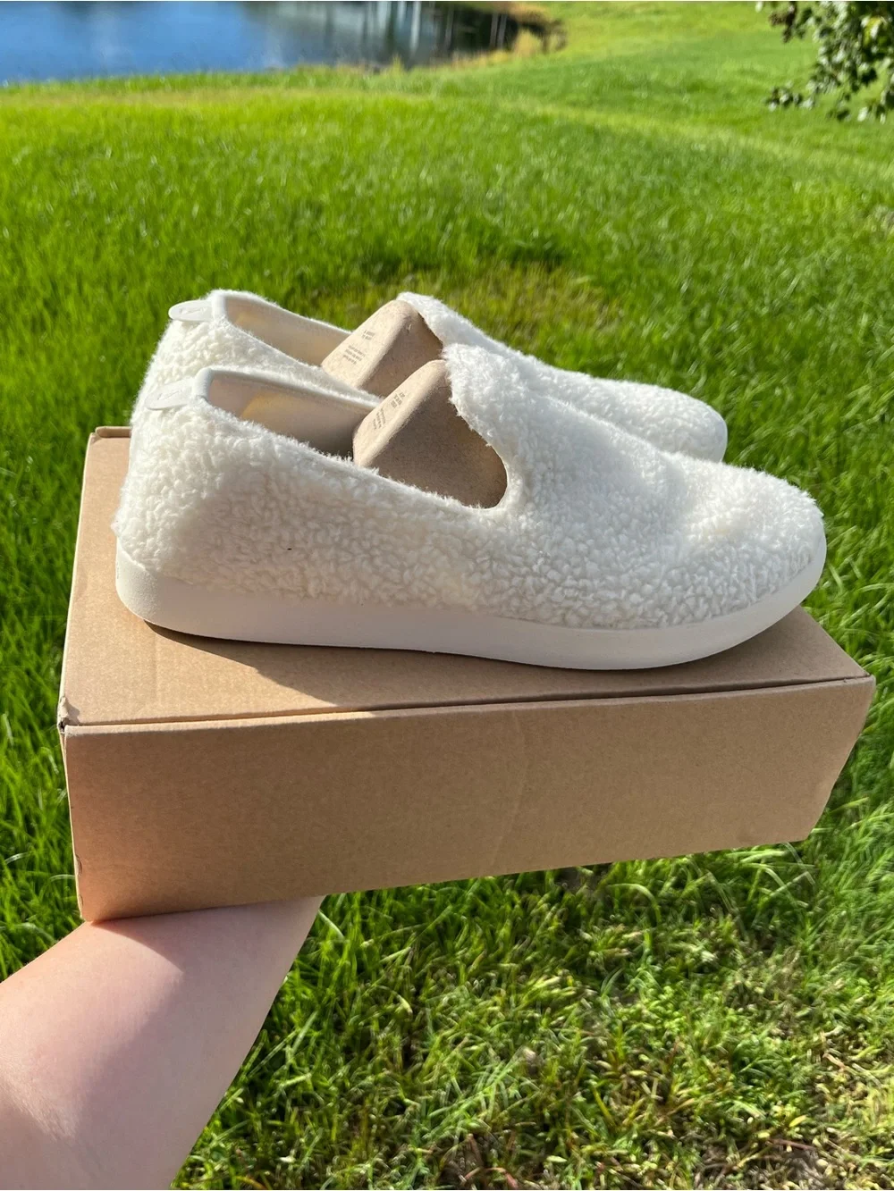 New in Box Allbirds Wool Lounger Fluffs in White Mens Size 14